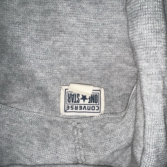 Fiancé selling her converse cardigan grey color - Picture 2 of 2